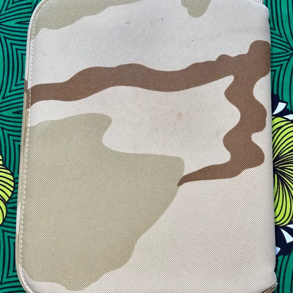 Franklin Covey Tan Camouflage-Print Classic 3-Ring Planner - Picture 3 of 11